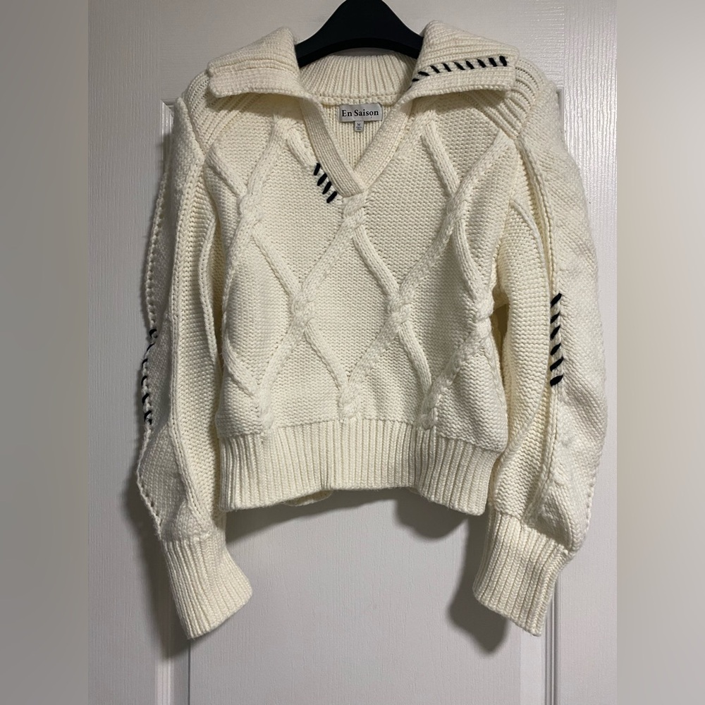 En Saison Women's V-Neck Cropped Cream Sweater